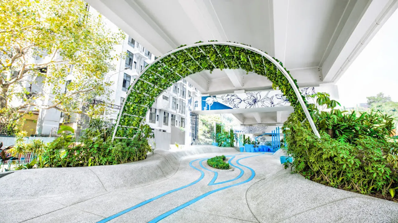 One International Center, Flyover